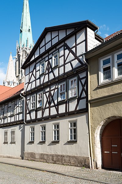 File:Mühlhausen (Thüringen), Bei der Marienkirche 6, Rückgebäude 20170720 001.jpg