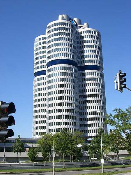 File:München - BMW-Hauptverwaltung.jpg