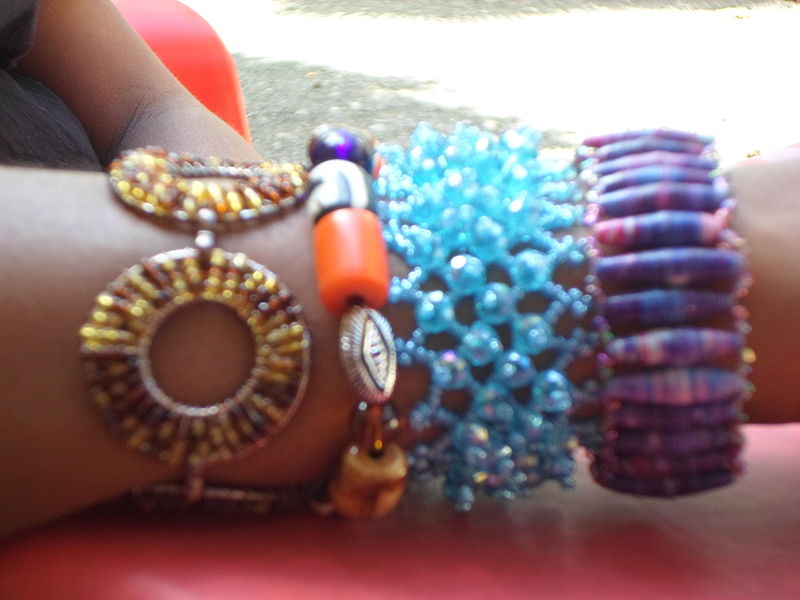 File:Maasai woman hand with bracelets.JPG