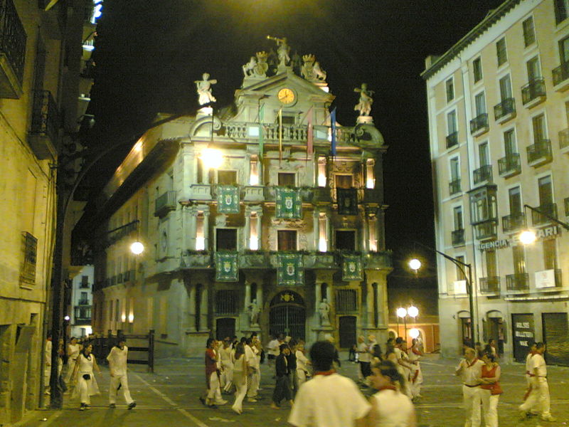 File:Mairie Pamplona.JPG