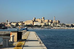 Malta-marsamxett-harbour-stlukeshospital.jpg