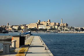Malta-marsamxett-harbour-stlukeshospital.jpg