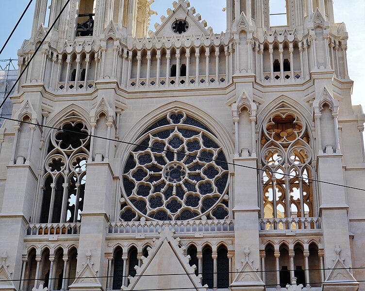 File:Marseille Église Saint-Vincent-de-Paul Extérieure Facade 3.jpg