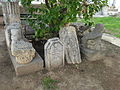 Mezar taşı ve heykeller.JPG