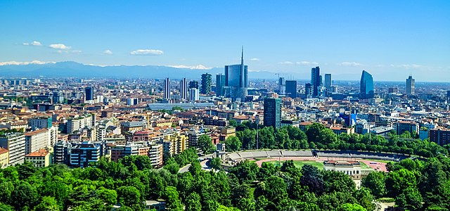 Image: Milan skyline skyscrapers of Porta Nuova business district (cropped)