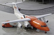 Şirketin arabasının ve TNT Airways'in bir yan kuruluşunun uçağının modelleri