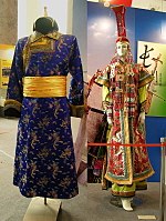 Mongols clothes man and woman.jpg