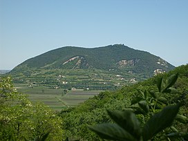 Monte ricco e castello.JPG