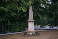 obelisk nagrobny, kon. XIX