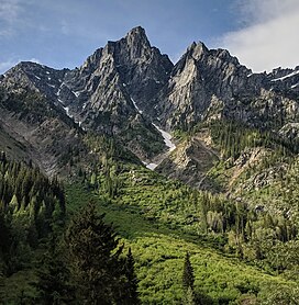 Mount Tupper w Glacier National Park, Kolumbia Brytyjska.jpg