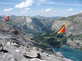 Oeschinensee z Fruendehuette.jpg