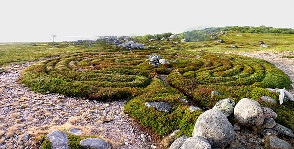 One of the mazes on Bolshoi Zayatsky Island [en; de]