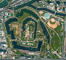 Osaka Castle Aerial photograph 2017.jpg