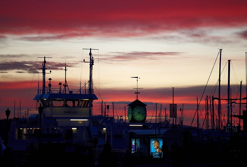 File:Oslo skyline on sunset.jpg