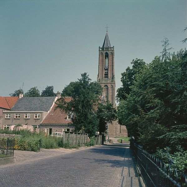 File:Overzicht kerktoren, westgevel - Amerongen - 20370464 - RCE.jpg