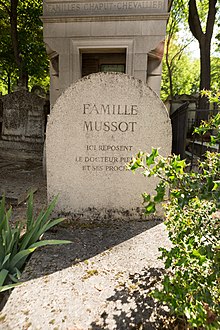 Père-Lachaise - Division 28 - Mussot 02.jpg