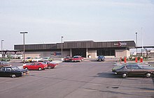 Station in 1978 Parking lot side of Rochester station, August 1978.jpg