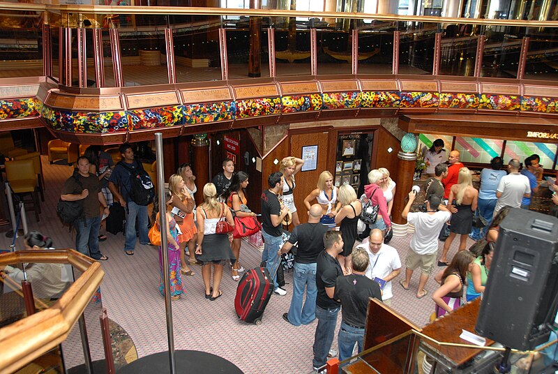 File:Passenger Arrivals aboard The KANDY KRUISE 2007.jpg