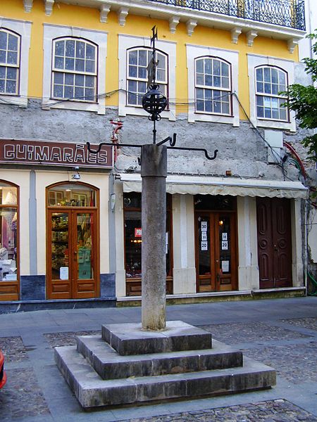 File:Pelourinho p comercio.JPG