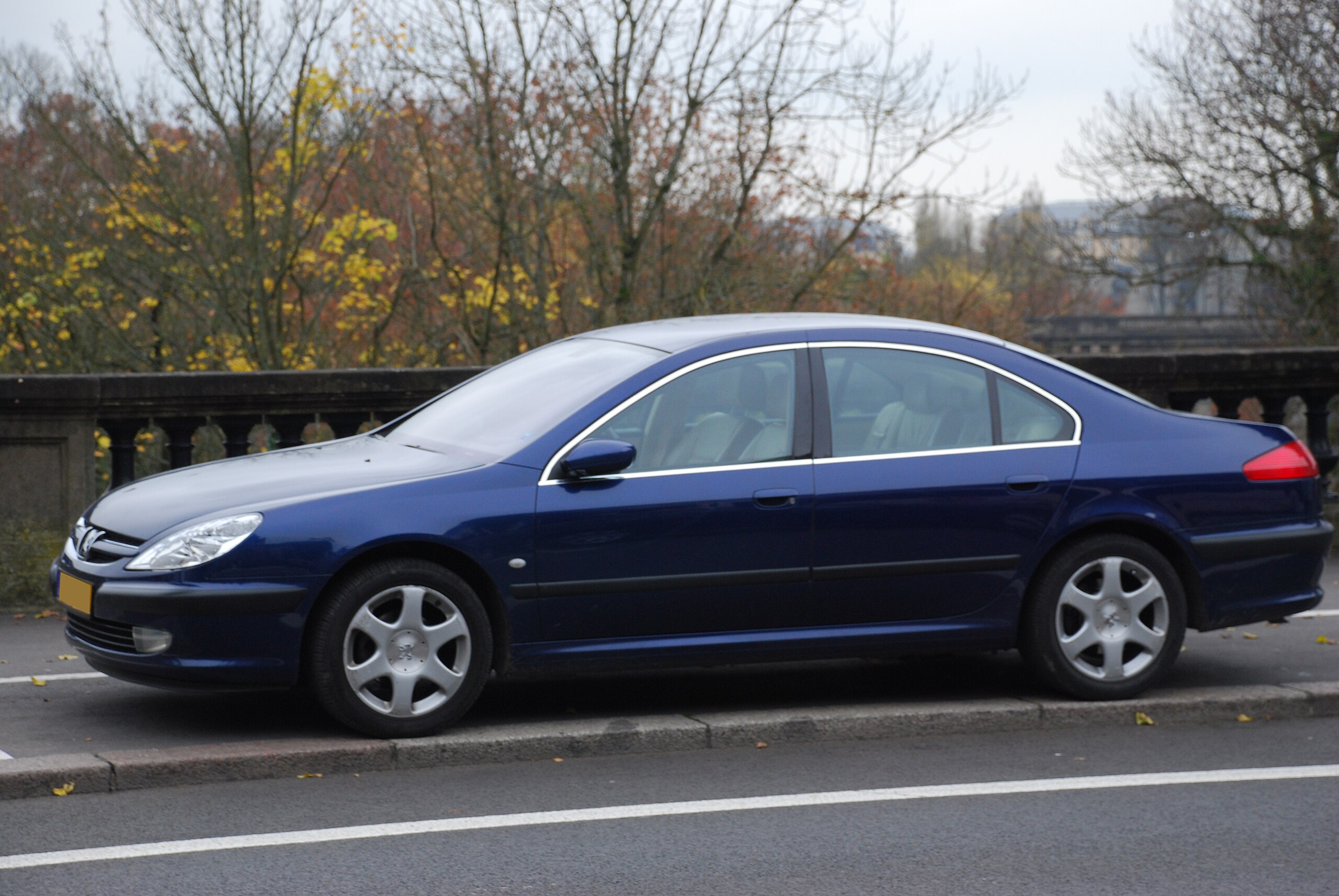 Peugeot 607 — Wikipédia