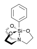 Sterea struktura formulo de fenilsilatrane