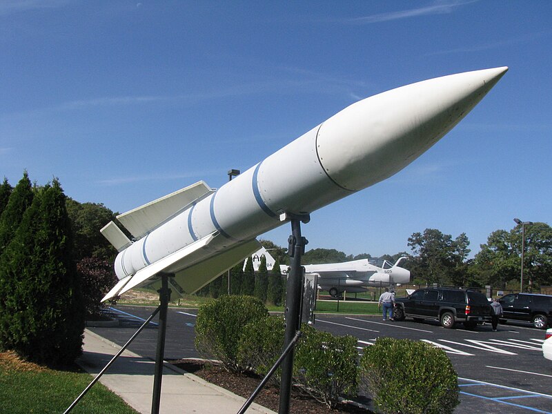 File:Phoenix missile at Grumman Memorial Park.jpg