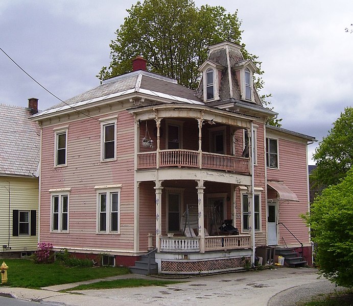 File:Pink house Chestnut Street North Adams.jpg