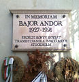 Bajor Andor-tábla a főtéri római katolikus plébánia udvarán