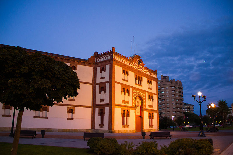 File:Plaza de Toros de El Bibio.jpg