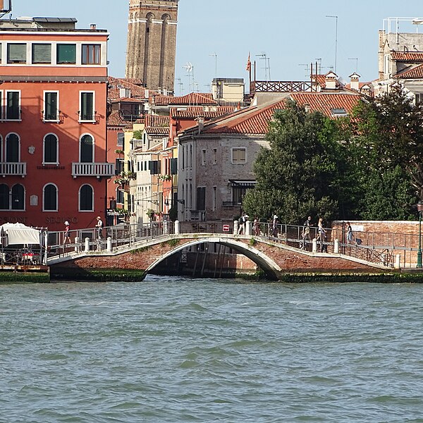 File:Ponte de la calcina.jpg