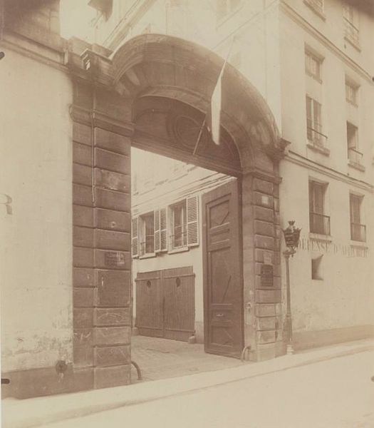 File:Porche entrée hotel roche guyon liancourt gallica.jpg
