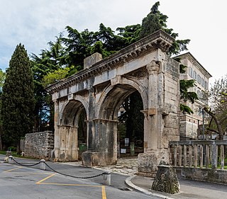 <span class="mw-page-title-main">Porta Gemina</span> 2nd-century Roman triumphal arch in Pula, Croatia