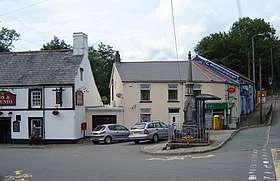 Post Office flanked by pubs - geograph.org.uk - 475376.jpg