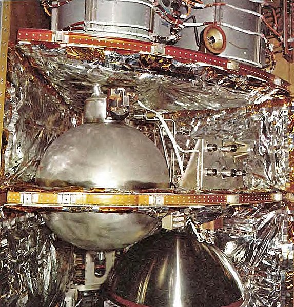 File:Réservoir-d'oxygene-du-module-de-service-Apollo.jpg