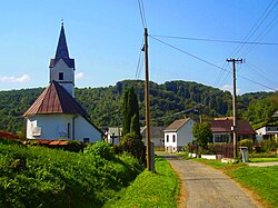 Římskokatolický kostel Nejsvětějšího srdce Ježíšova z roku 1913 v osadě