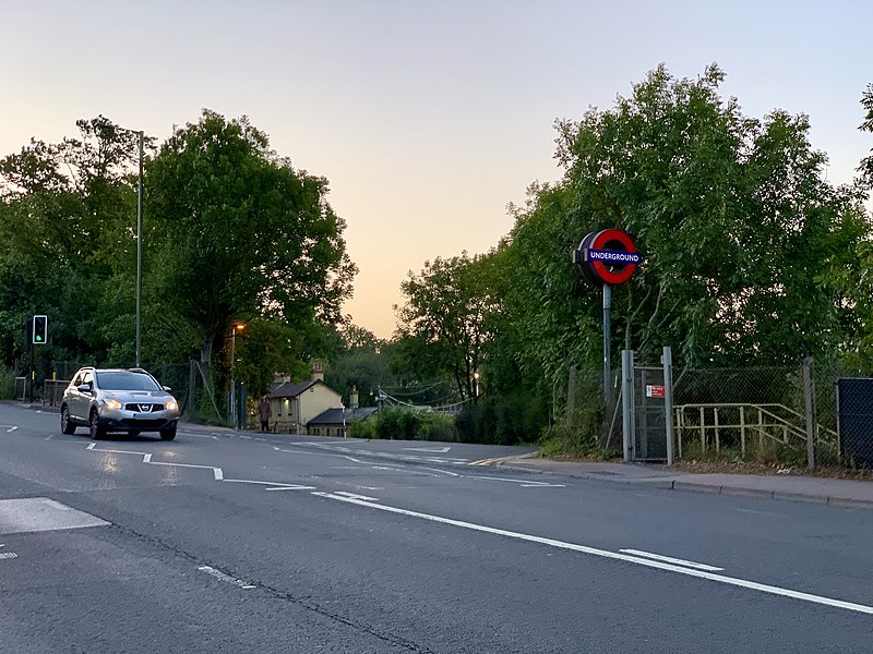 File:Road access to High Barnet station 2020.jpg