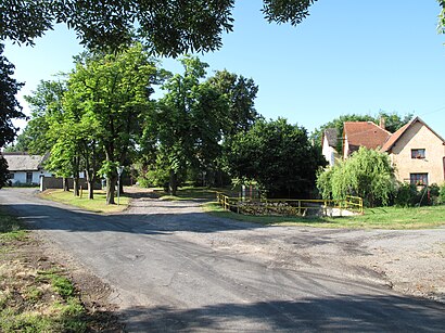 Jak do Samechov hromadnou dopravou - O místě