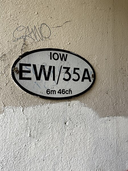File:Sandown underpass EW1 35a.jpg