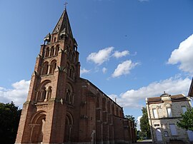 Църквата в Sauveterre-Saint-Denis