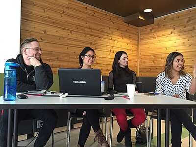 A panel composed of representatives from Wikimedia Canada, the Acfas and the Université du Québec en Outaouais (UQO) presenting the Wikimedia projects during the Research Week at the UQO