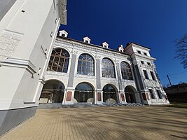 Slightly different angle of the same side of the palace exterior