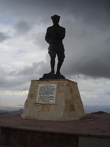 File:Statue of Atatürk in Kocatepe-2.JPG