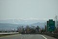 Čeština: Dálnice D10 se zasněženými Krkonošemi v pozadí English: D10 Highway near Svijany with Krkonoše/Karkonosze mountains covered by snow in the background