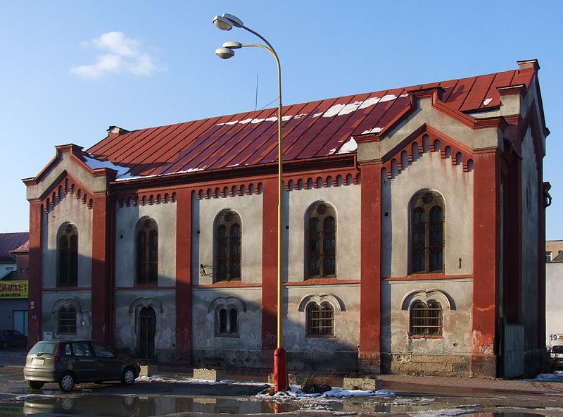 Datei:Synagogue in Ružomberok.jpg
