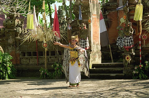 Tänzerin in Ubud auf Bali, die Königin