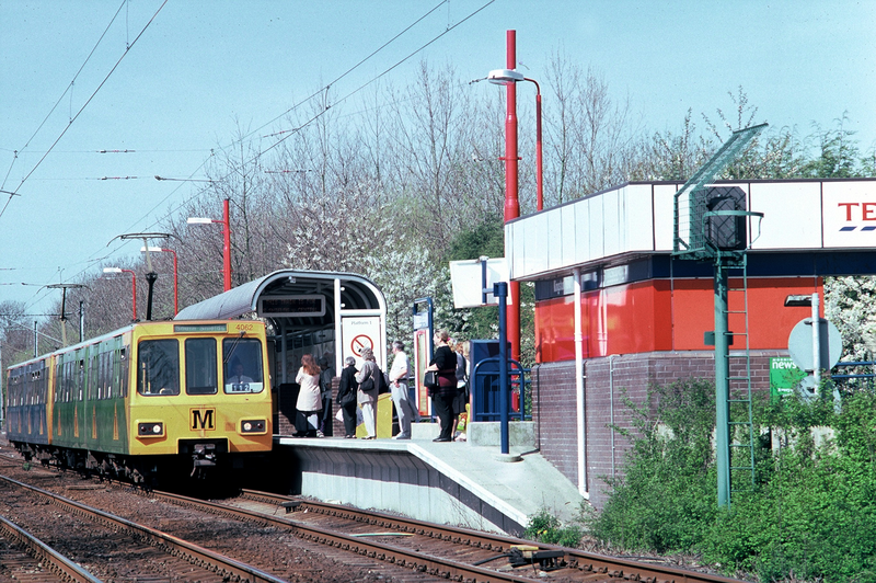 File:TW-Metro-KingstonPk-2001-PCD08 25 (51032110411).png