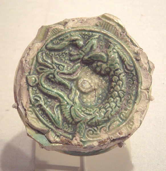 File:Tang earthenware fragment with sancai glaze end of 7th early 8th century excavated in Nishapur Iran.jpg
