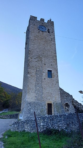 Tione degli Abruzzi - Torre 03.jpg