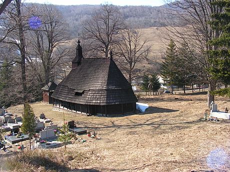 L'église Saint-Michel-Archange de Topoľa en fin d'hivers