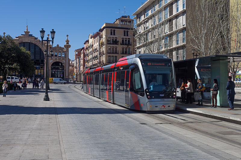 File:Tranvía en Zaragoza Z24.jpg